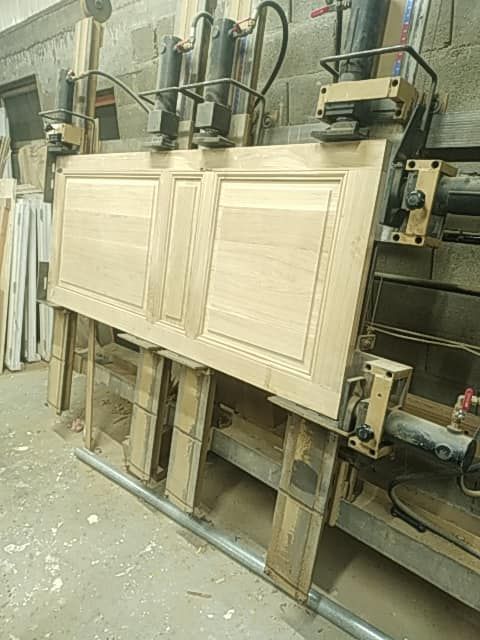 Porte en chêne pour manoir, fabrication en atelier