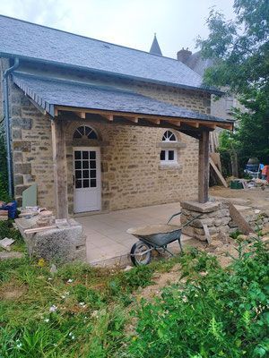 Porte-fenêtre, vue sur carport