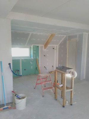 Travaux de plâtrerie, pièce de vie pose des plaques de plâtre