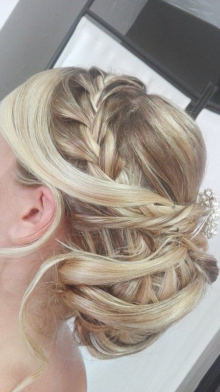 Coiffure avec tresse