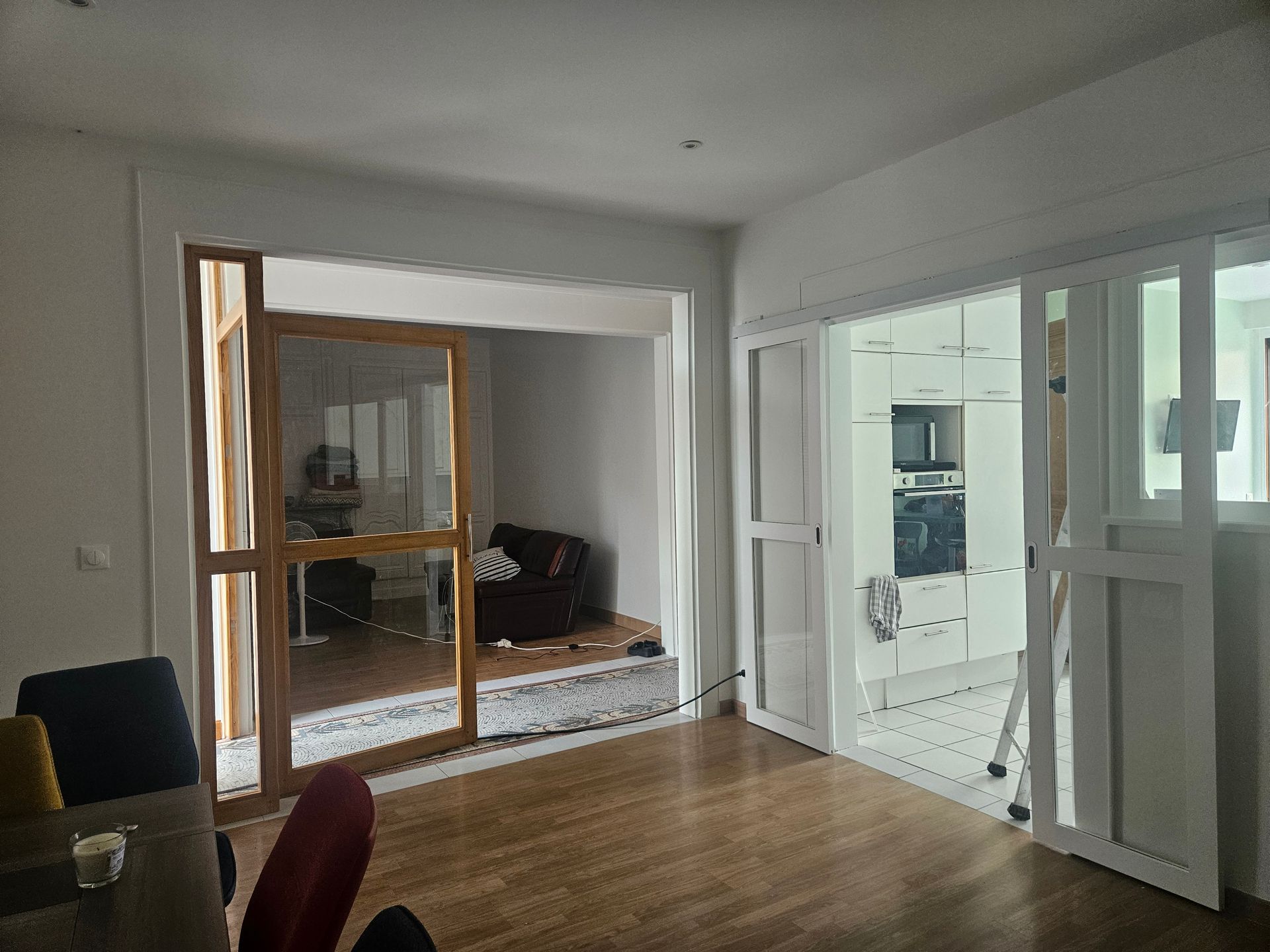 Pièce vide avec parquet