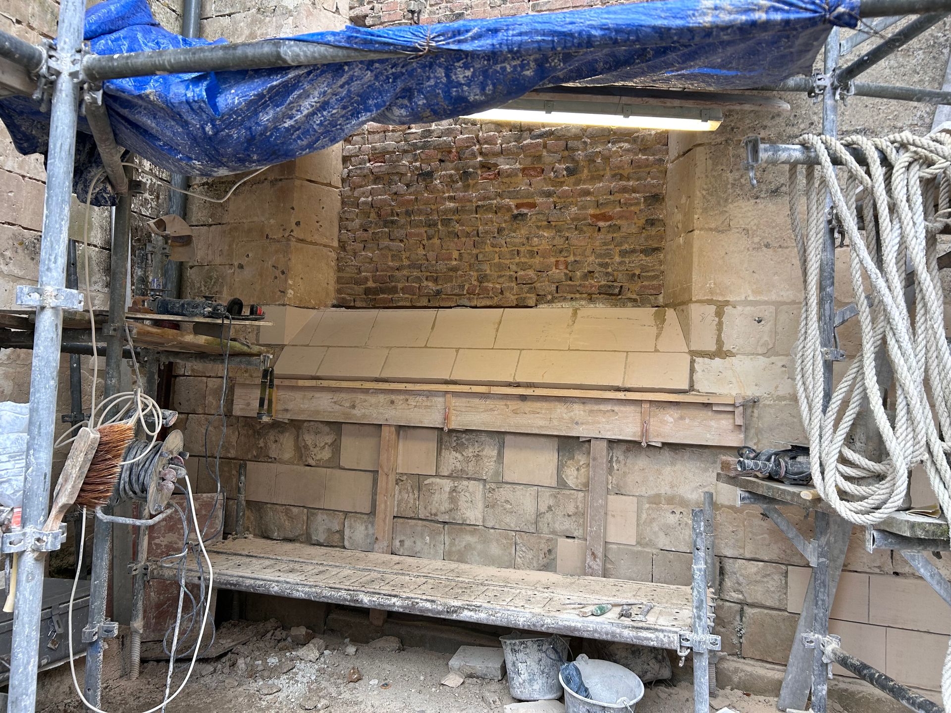 Mur de pierre en rénovation