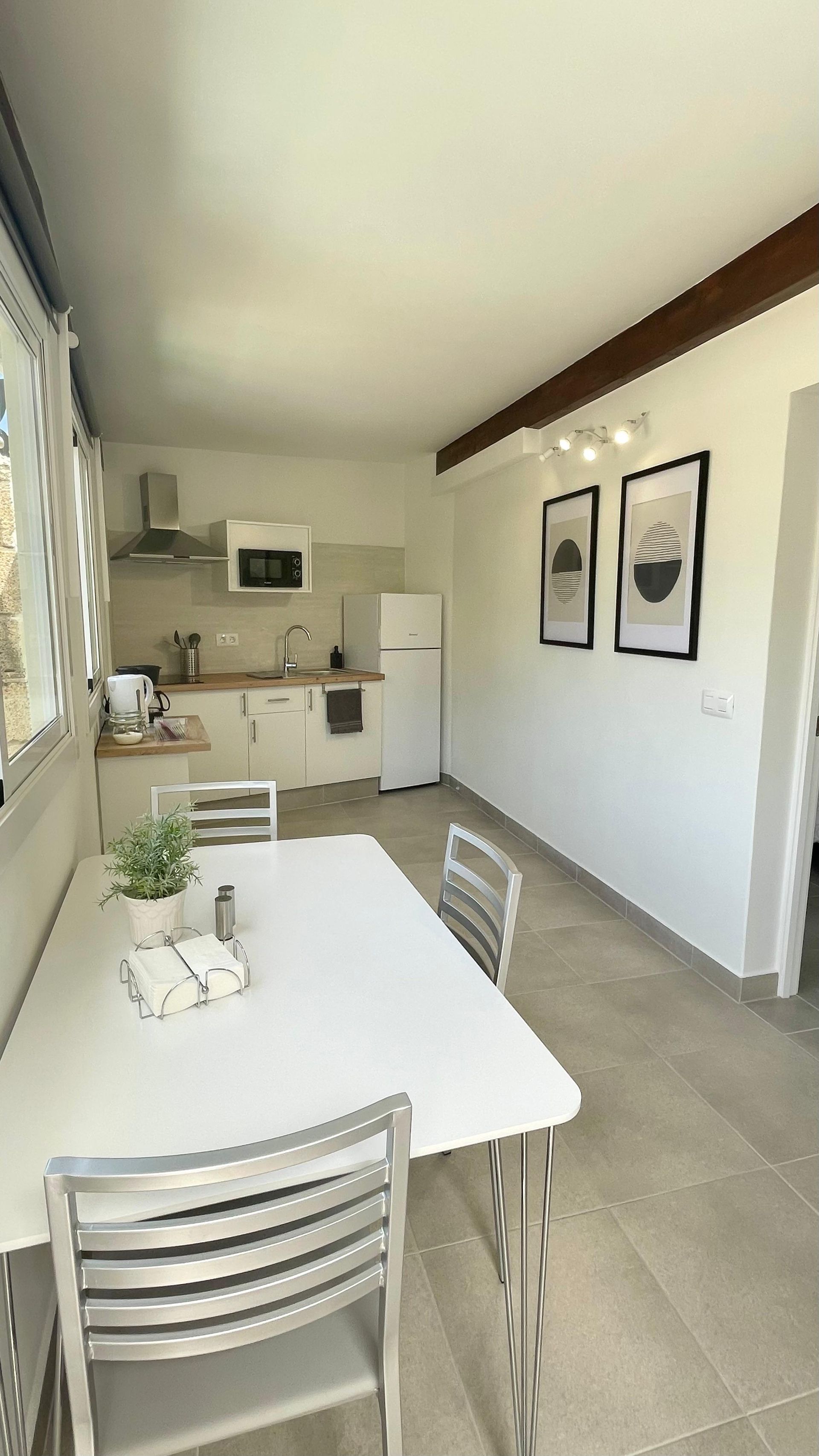 Essbereich und Küche von Ferienwohnung Vivienda 3