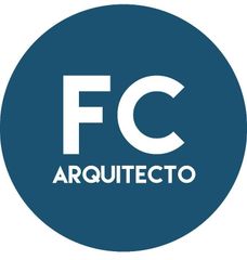 El logotipo de FC Arquitecto está en un círculo azul.