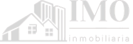 Logotipo de una inmobiliaria con el icono de una casa y un rascacielos. Texto 