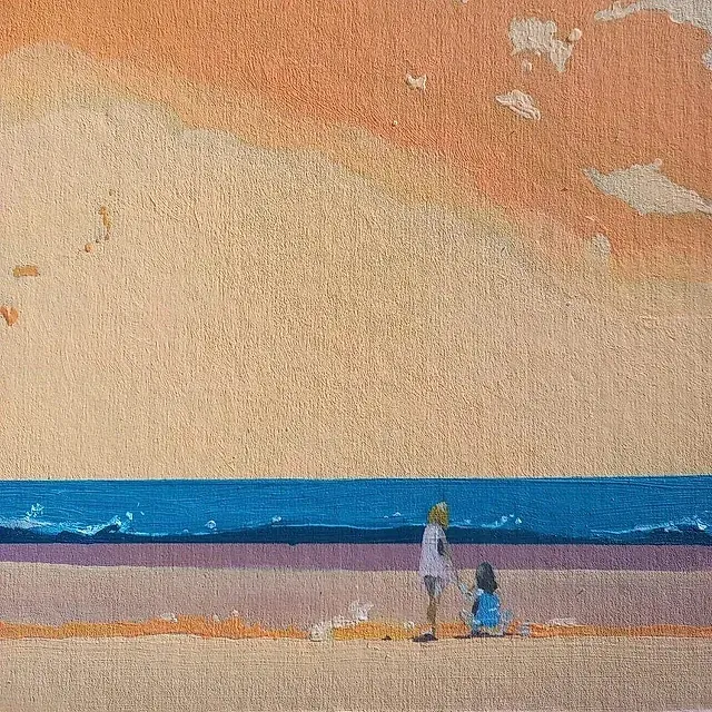 Una pintura de una mujer y un niño de pie en una playa mirando el océano.
