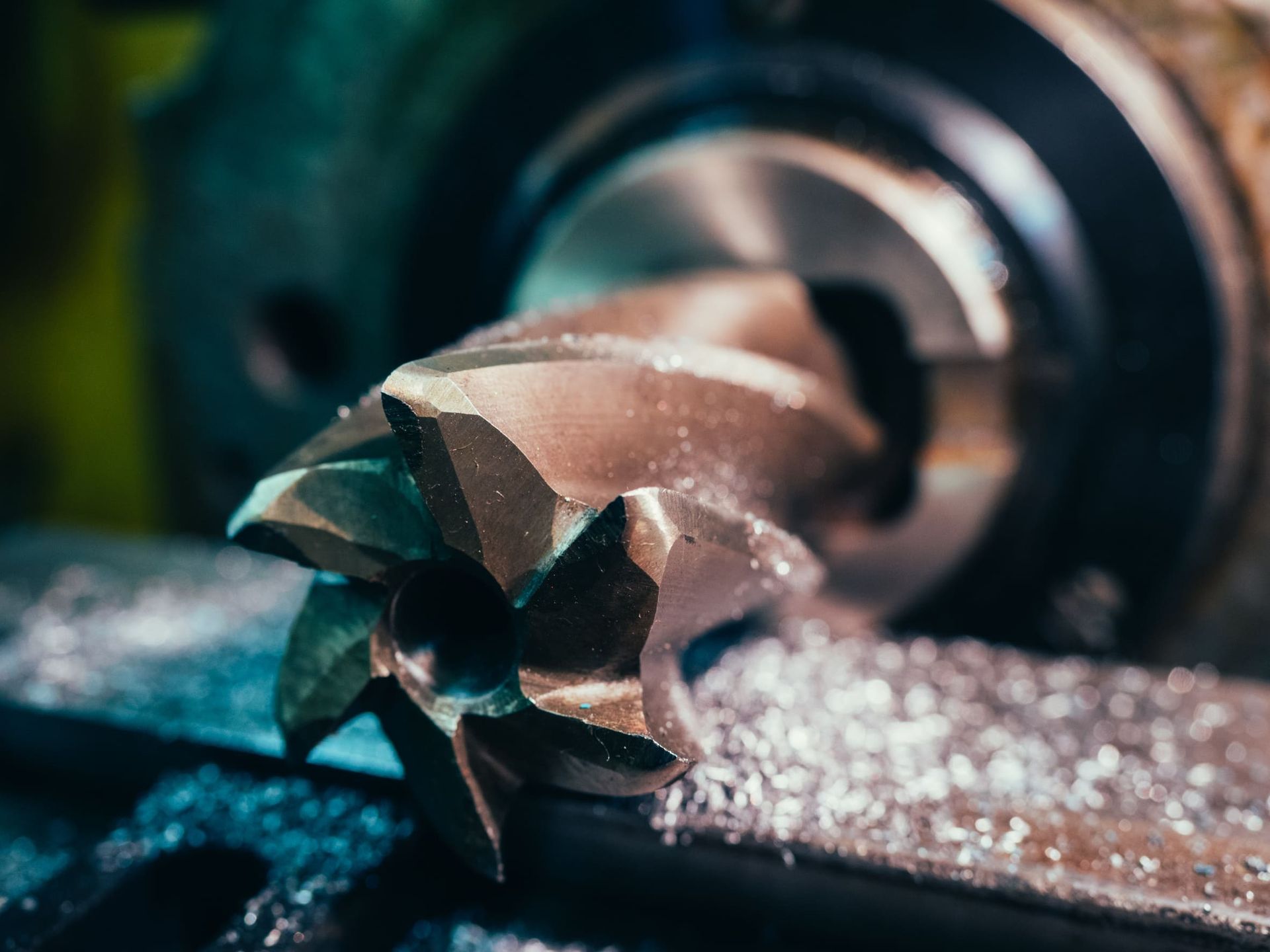 Un primer plano de una broca en una máquina.