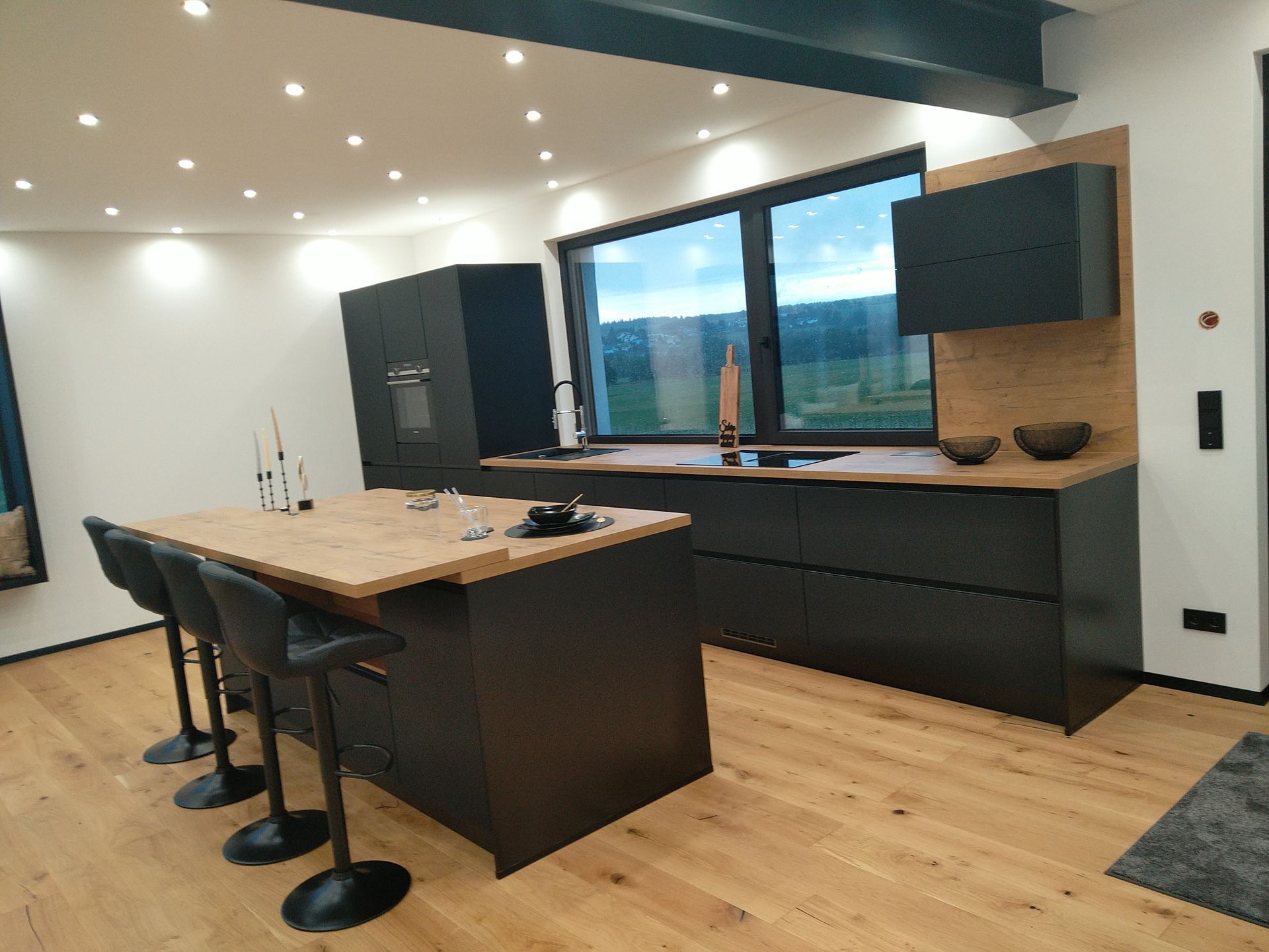 Ferienwohnung Knechtel Cube 3, große Küche mit Kücheninsel