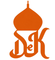 Logotipo estilizado de color naranja con una torre abovedada e iniciales ornamentadas sobre un fondo blanco.