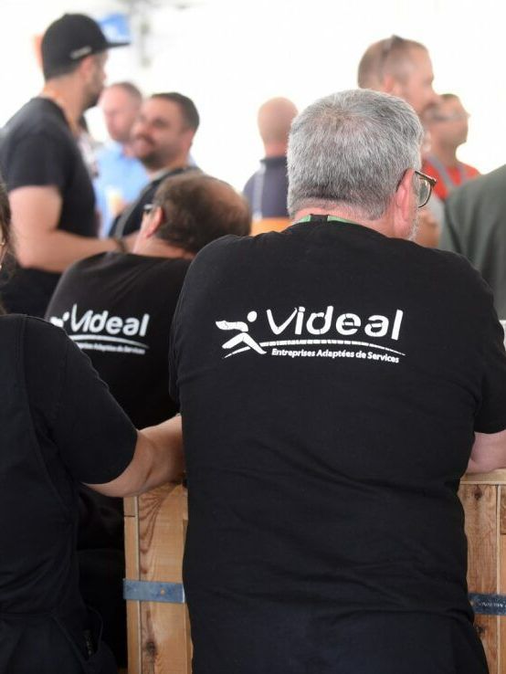 Personnel de dos à une conférence d'entreprise