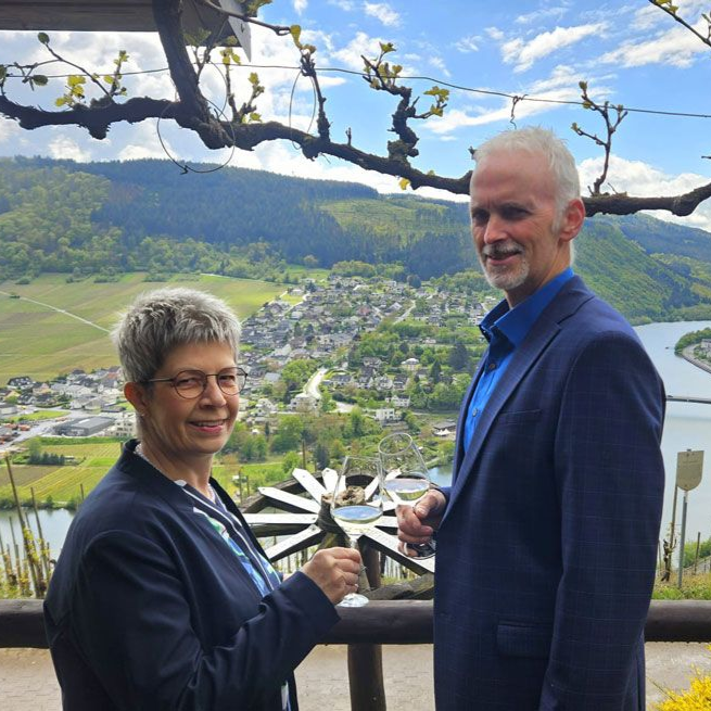Weingut Walter Hackenbruch aus Mehring ist ein Winzerbetrieb und Familienunternehmen in vierter Generation.