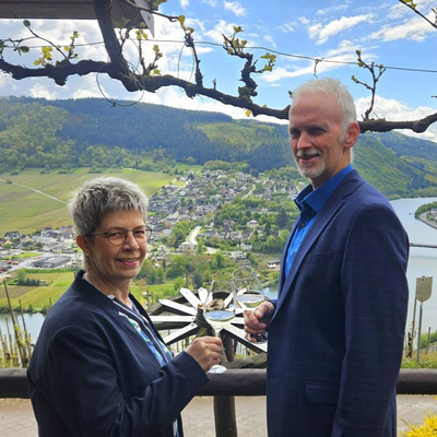 Weingut Walter Hackenbruch aus Mehring ist ein Winzerbetrieb und Familienunternehmen in vierter Generation.