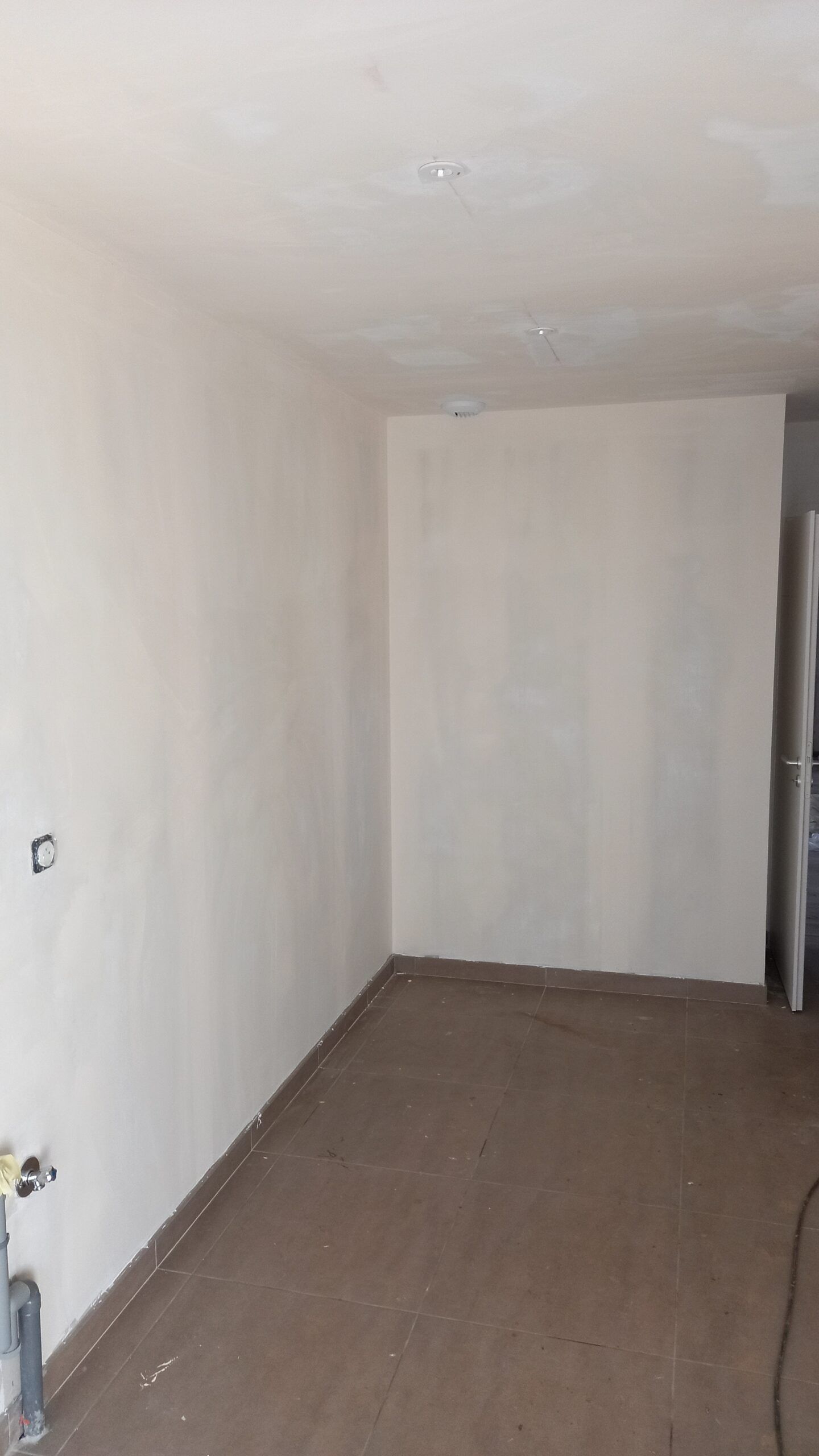 Cloisons avant peinture