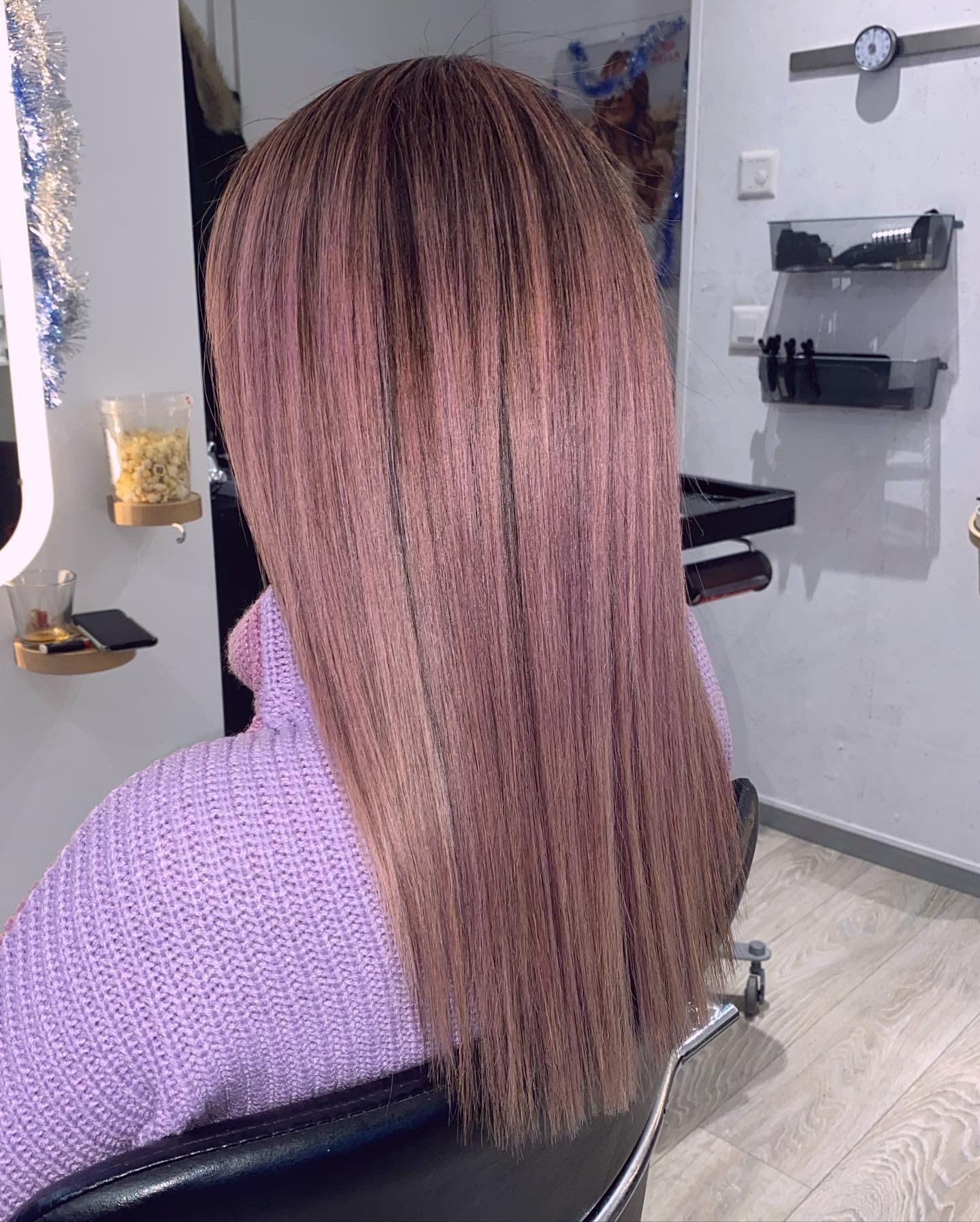 Aux Mains d'Argent, Follonier Marlène