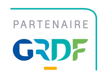 Logo GRDF, Partenaire en haut, lettres bleues, turquoise et vertes dans une bordure turquoise arrondie.