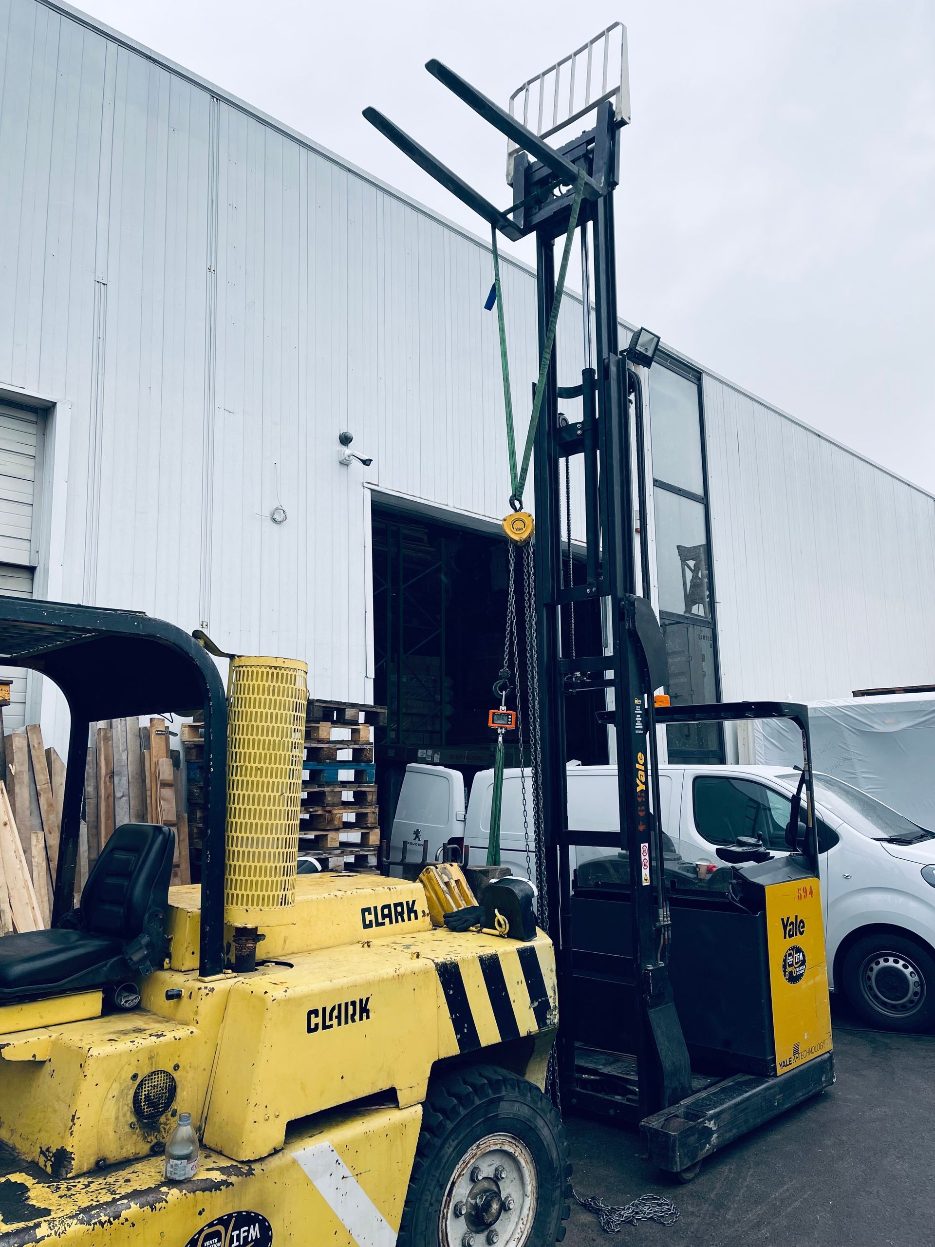 Appareil à contrôler jaune