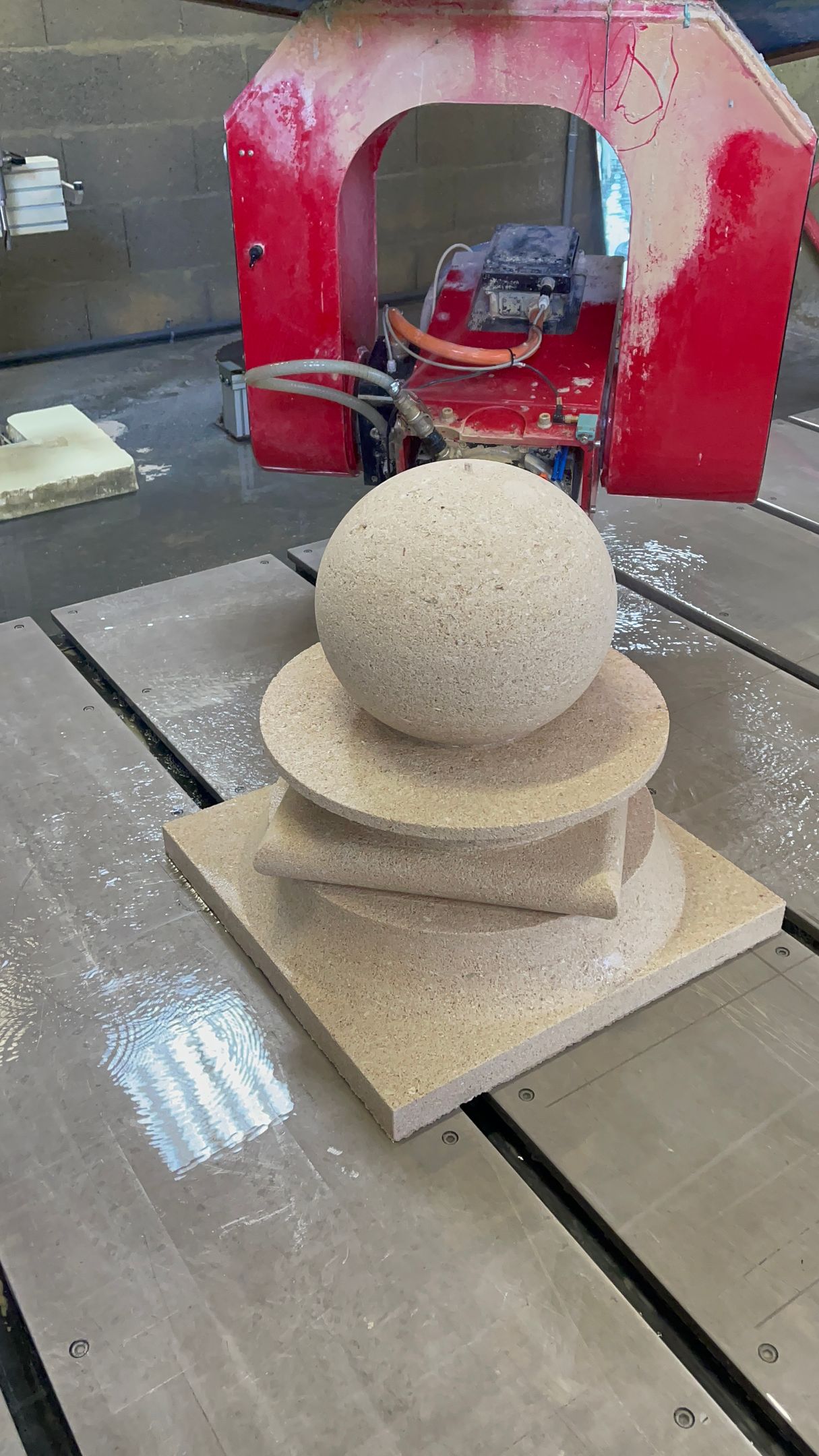 Sculture en pierre suite à une commande