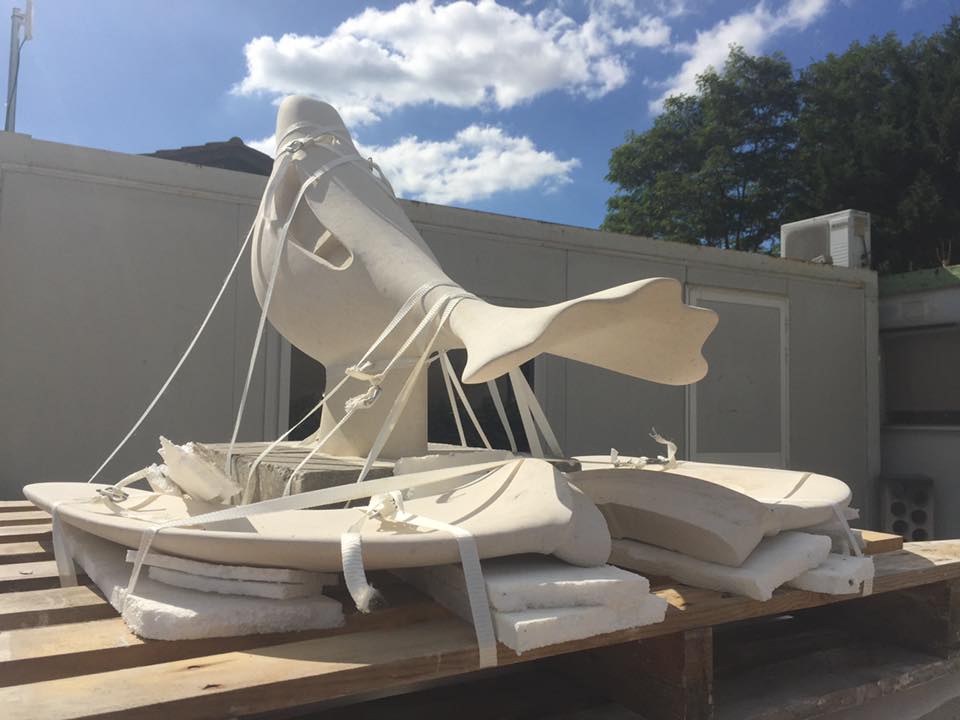 Sculpture d'un oiseau en pierre