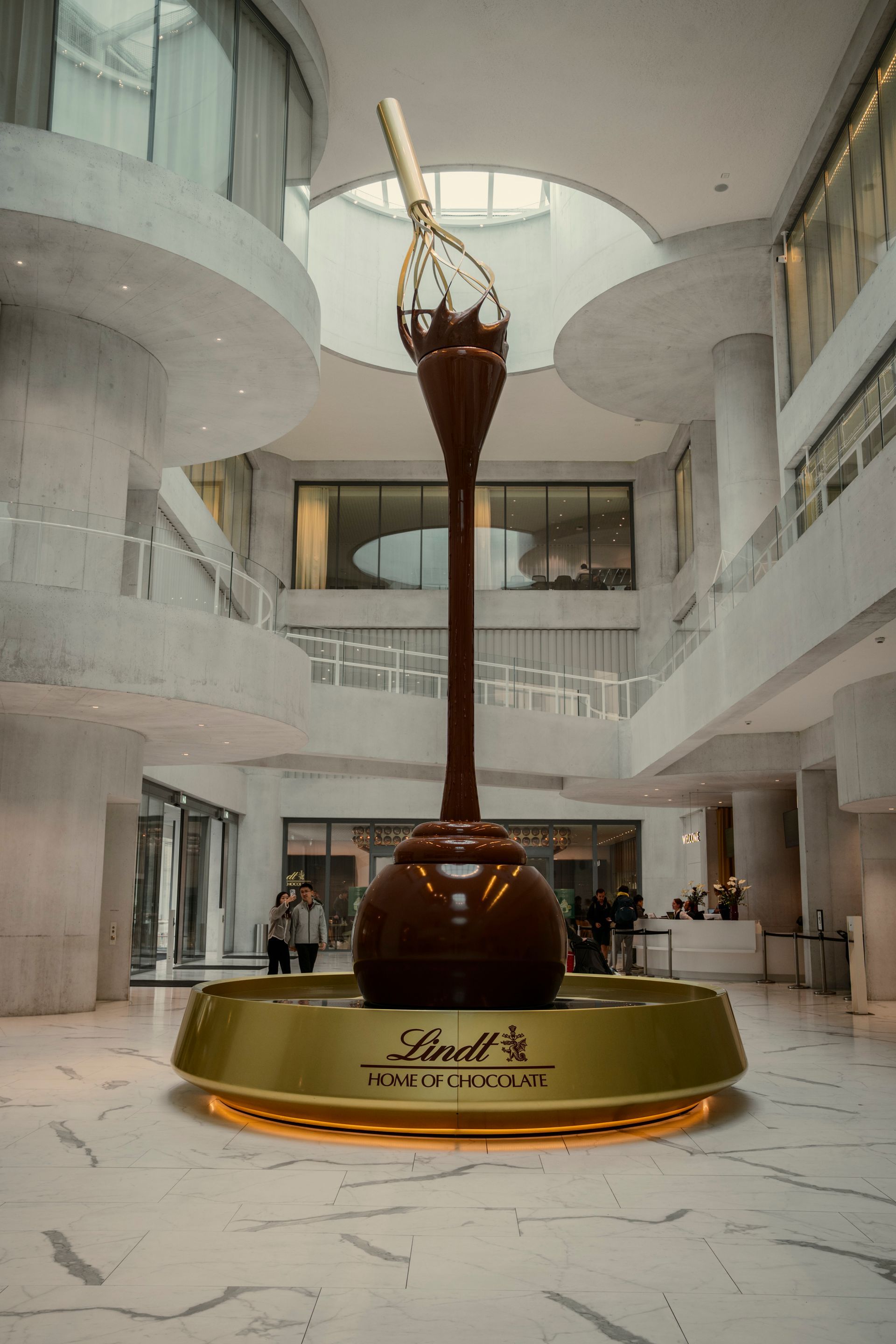 Schokolade von Lindt als Statue