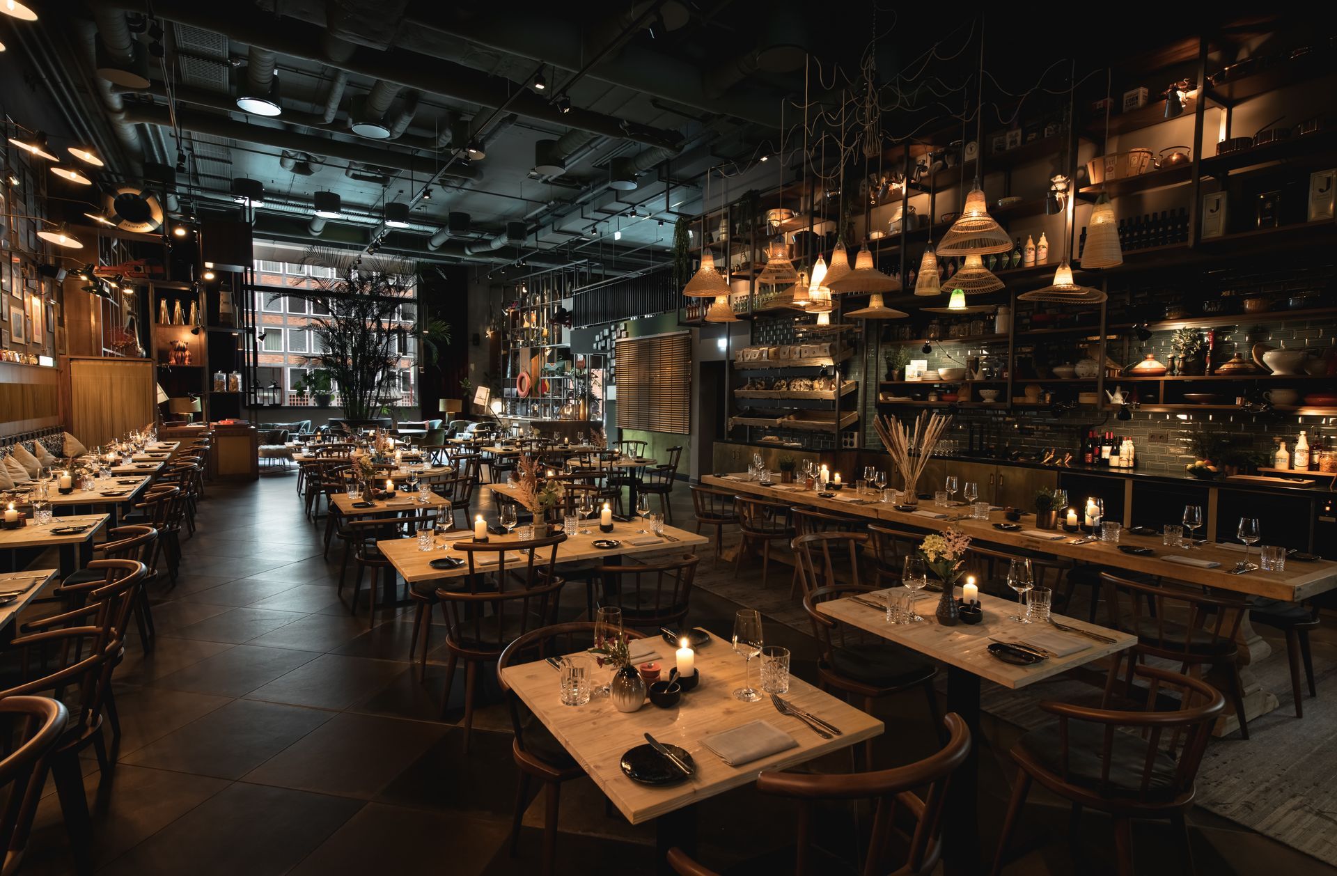 Blick in das KITCHENS Restaurant Richtung Lobby