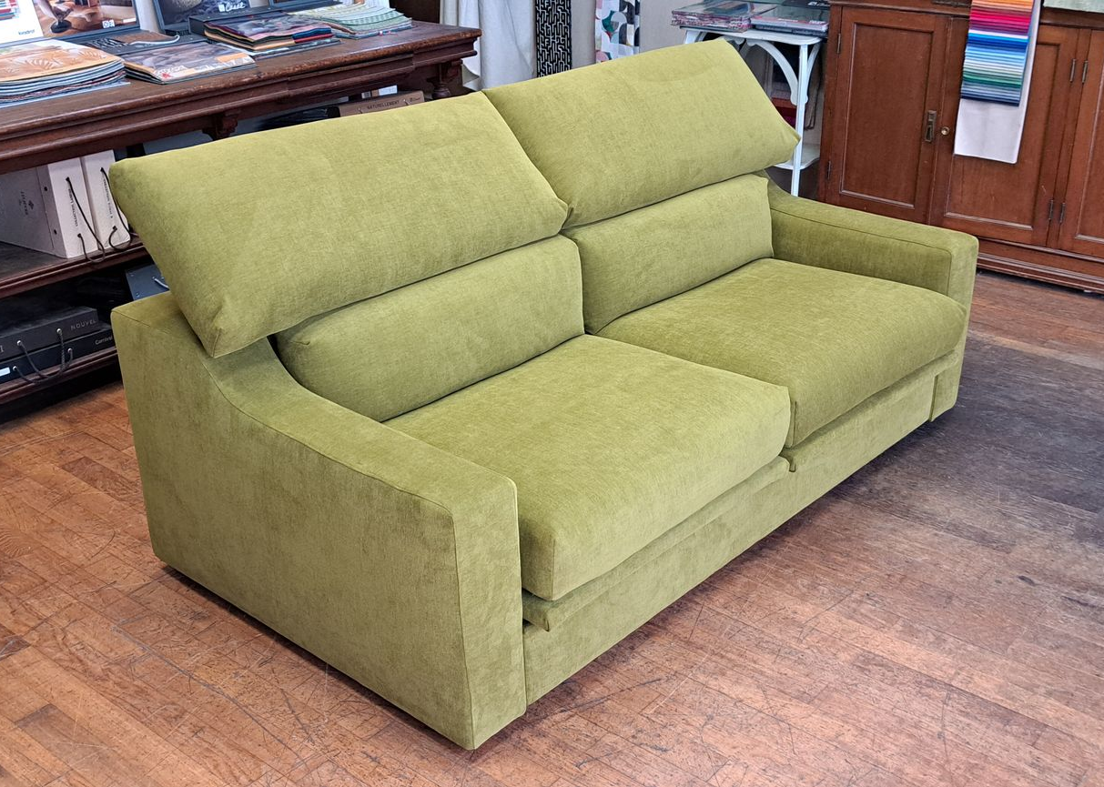 Un canapé vert