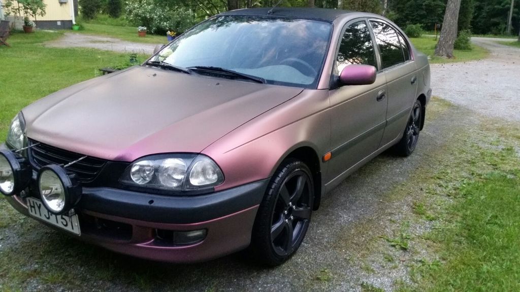 Autokalvoasennus Tomi Monto