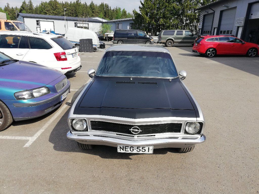 Autokalvoasennus Tomi Monto