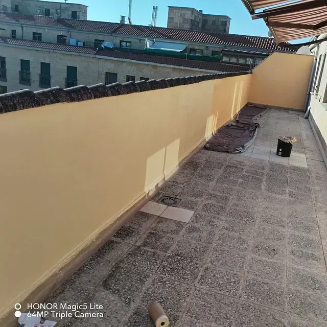 Una foto de un balcón tomada por Honor Magic 3 Lite.