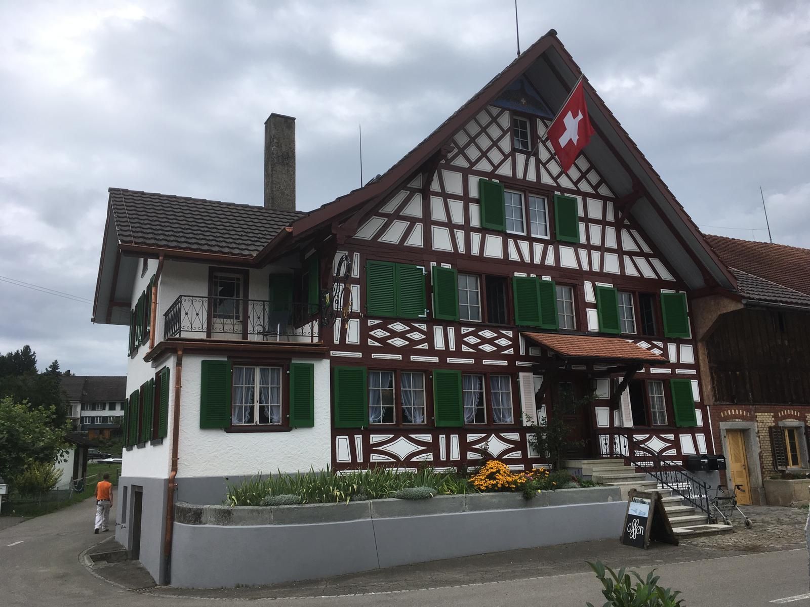 Fassade Riegelhaus - Malergeschäft Schüpbach GmbH - Frauenfeld