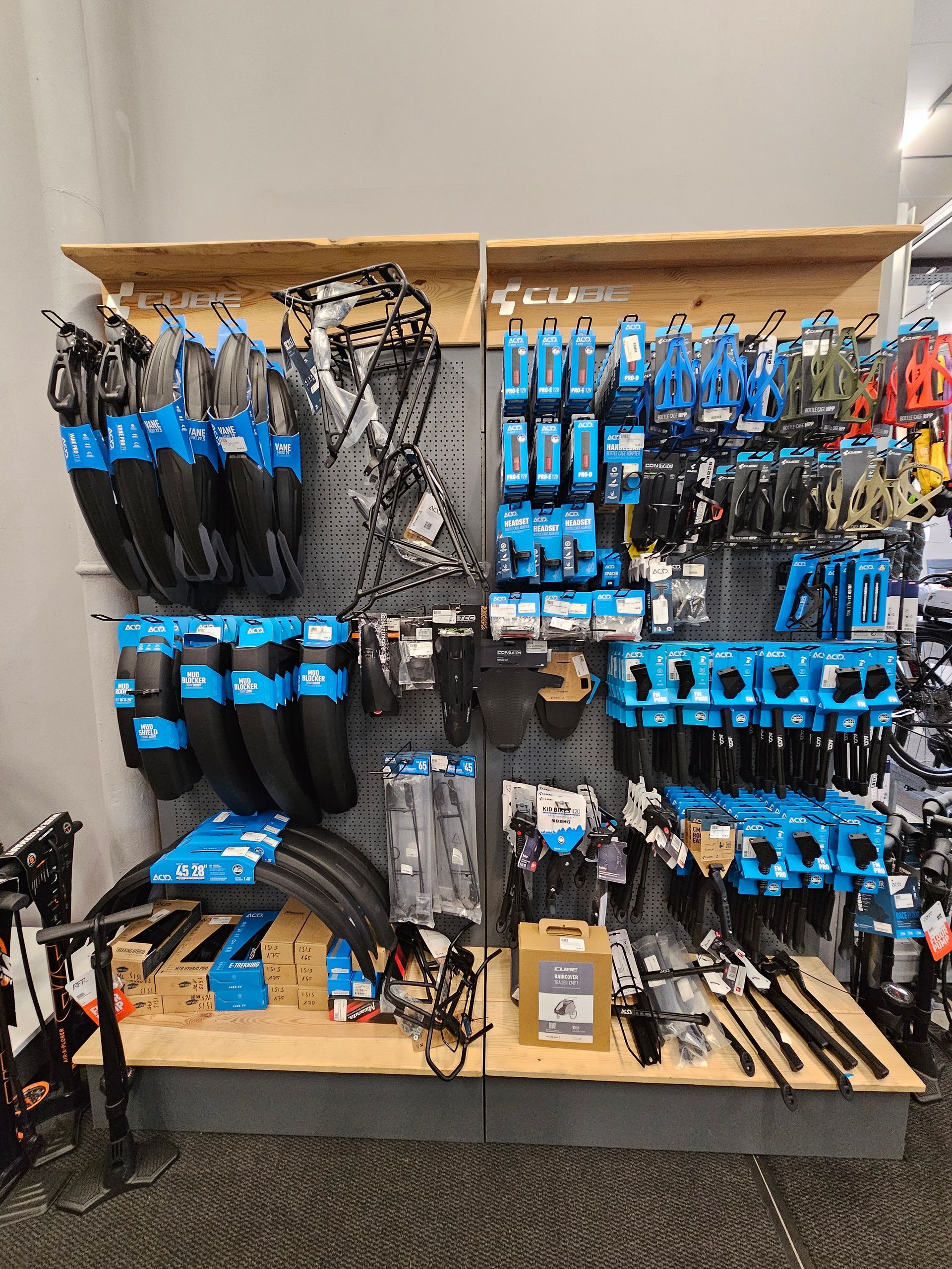 Fahrradreifen, Schläuche und Ersatzteile im Zubehörbereich des Fachhandels