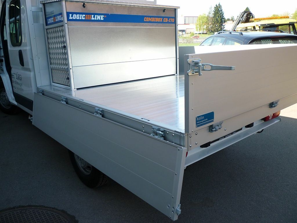 Im Folgenden zeigen wir Ihnen lebendige Eindrücke unserer Arbeit und unserer Fahrzeuge. Rufen Sie uns bei Fragen oder Anmerkungen gerne an.