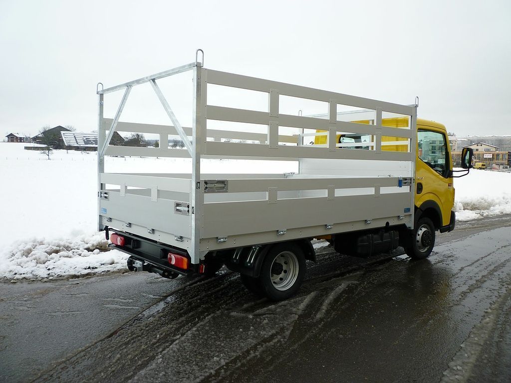 Im Folgenden zeigen wir Ihnen lebendige Eindrücke unserer Arbeit und unserer Fahrzeuge. Rufen Sie uns bei Fragen oder Anmerkungen gerne an.