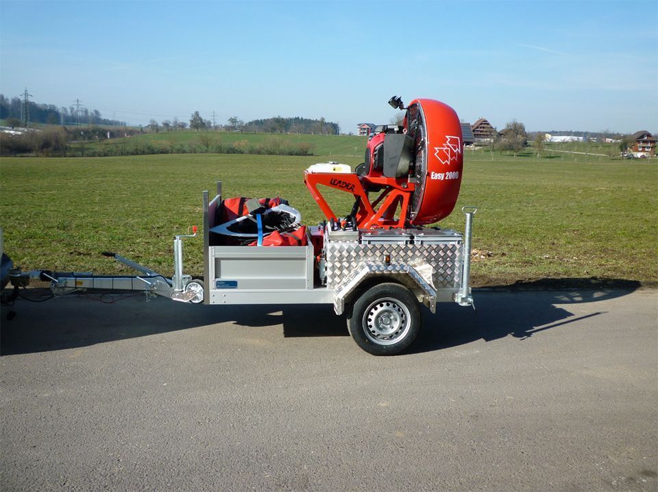 Im Folgenden zeigen wir Ihnen lebendige Eindrücke unserer Arbeit und unserer Fahrzeuge. Rufen Sie uns bei Fragen oder Anmerkungen gerne an.