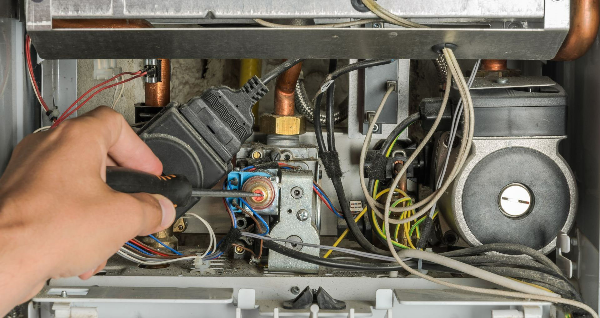 Démontage et réparation d'une chaudière à gaz