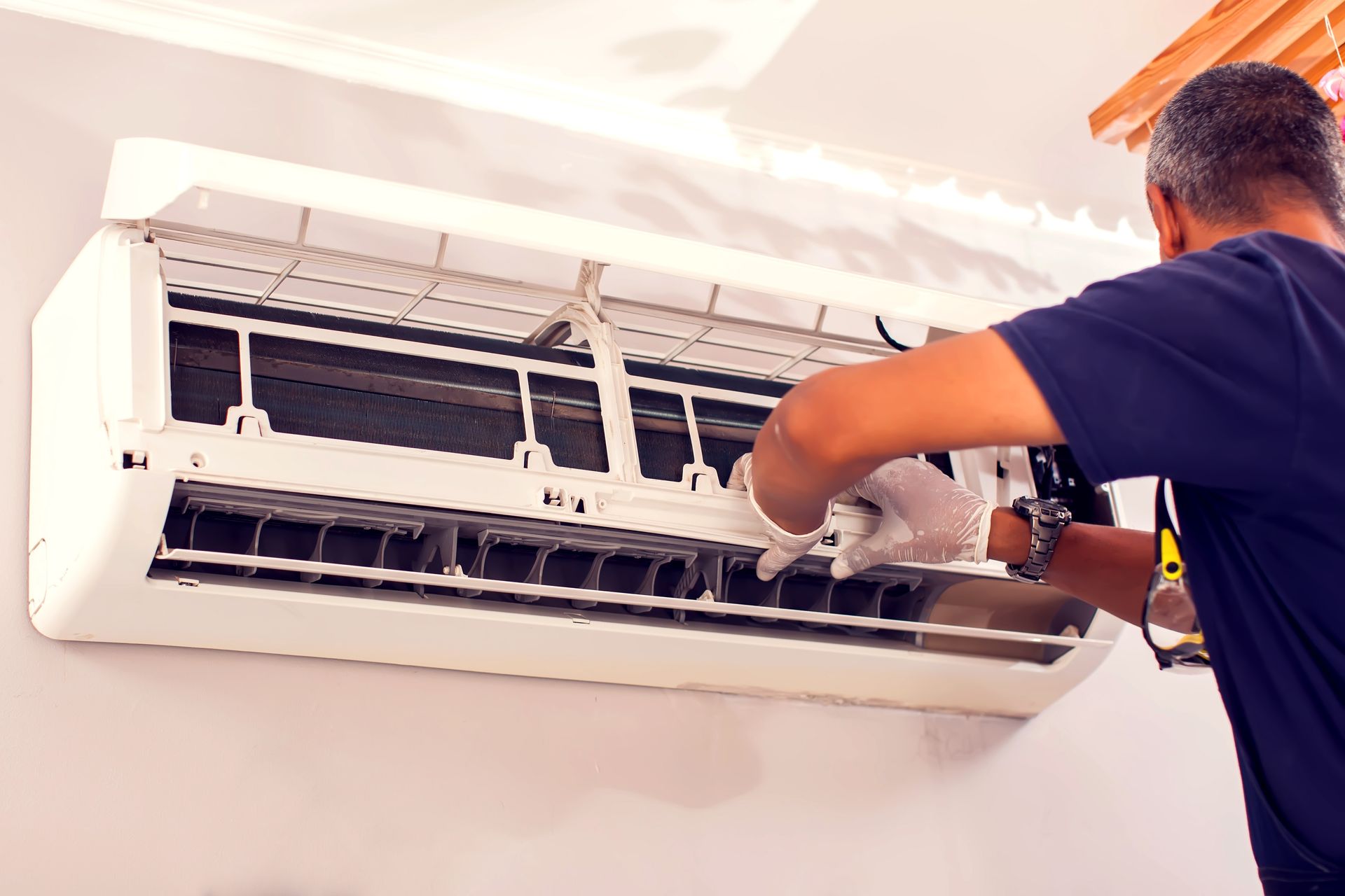 Entretien d'un climatiseur par un professionnel