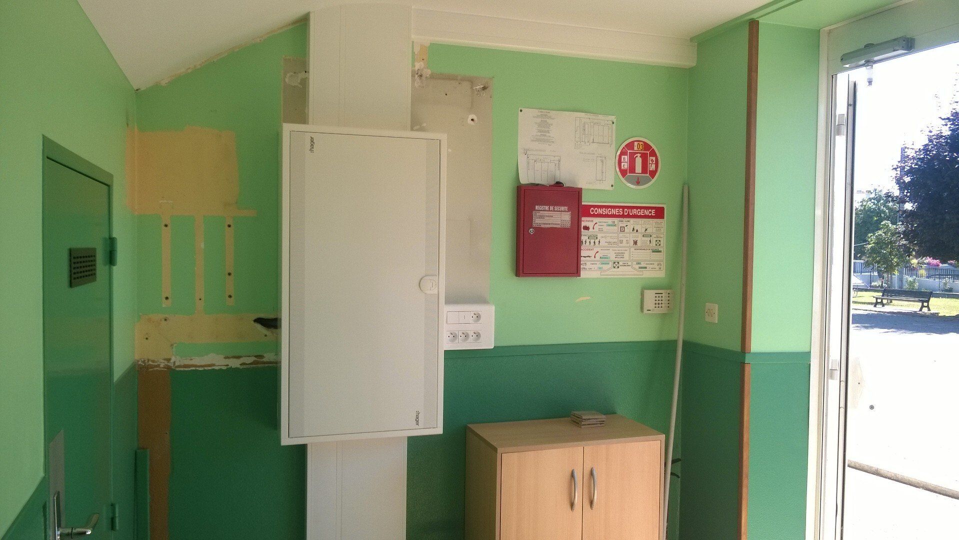 Remplacement tableau école après