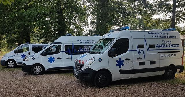 Vue latérale camion ambulance
