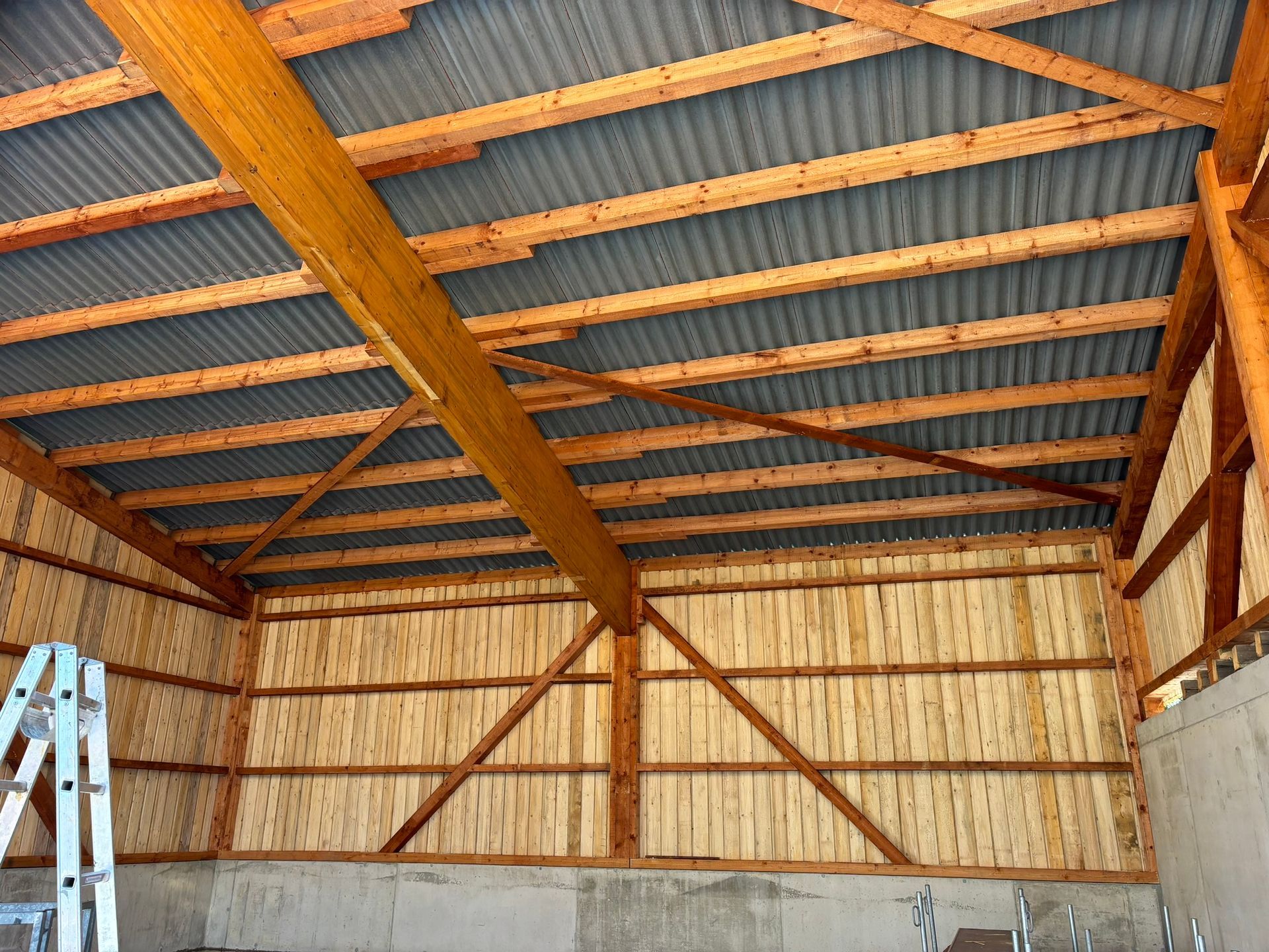 Aufrichten einer Holzhalle