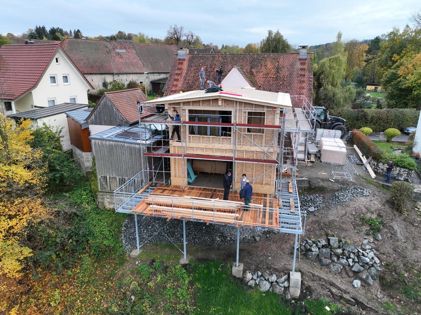 Sanierung eines Wohnhauses aus der Luft