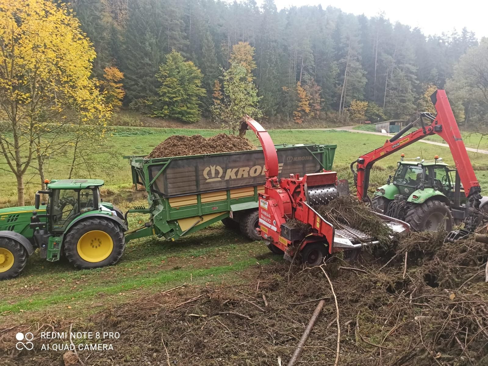 Beladung eines Hackschnitzelanhängers