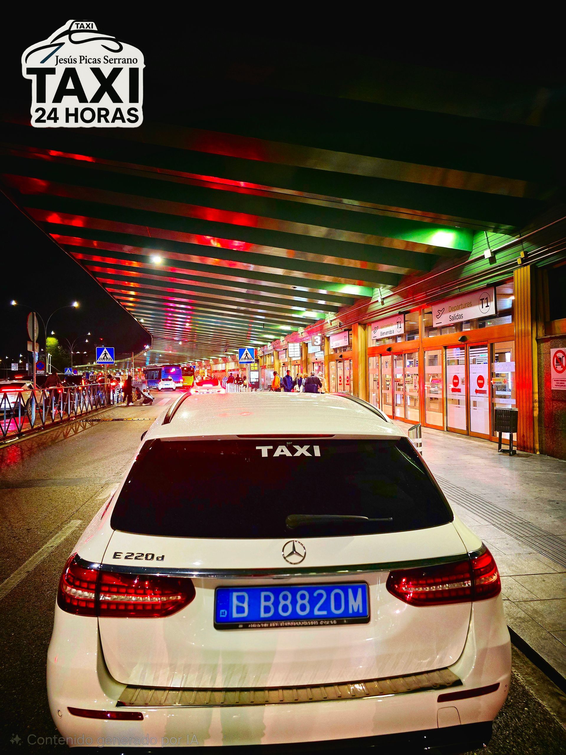 Taxi Navalmoral Jesús Picas está estacionado en la Terminal 2 Llegadas aeropuerto.