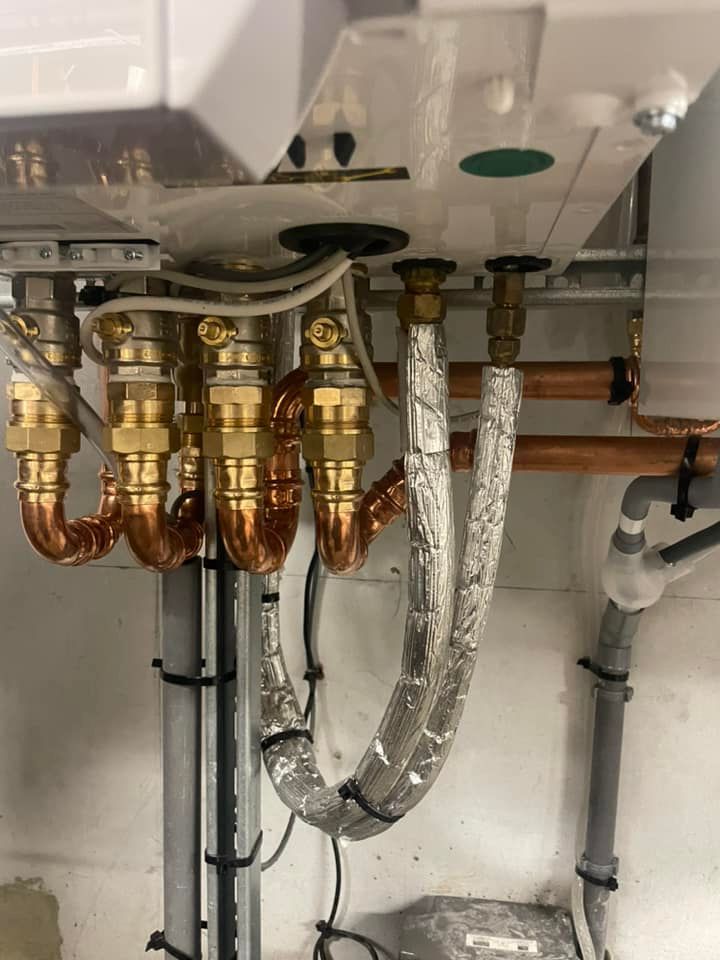 Des tuyaux emballés dans de l'aluminium