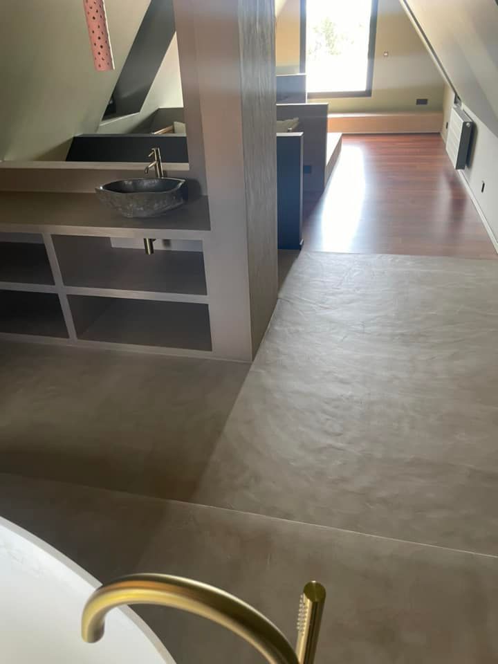 Un lavabo incrusté dans un comptoir