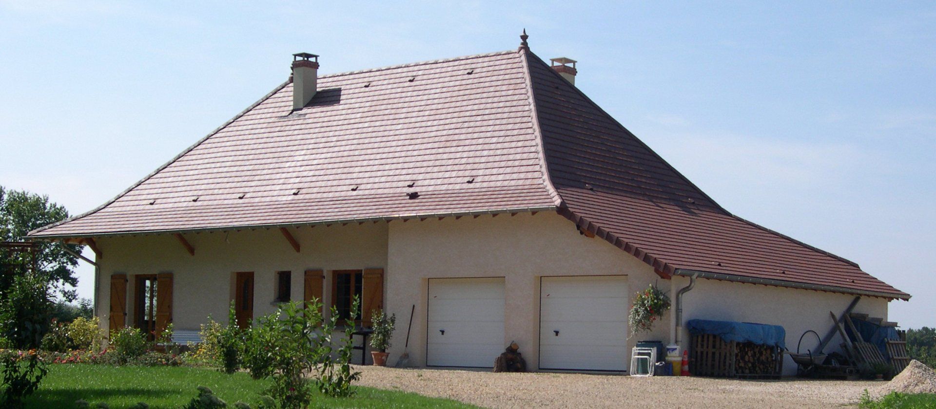 Maison toit en tuiles