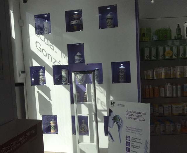 Una tienda con un cartel que dice Gonz.