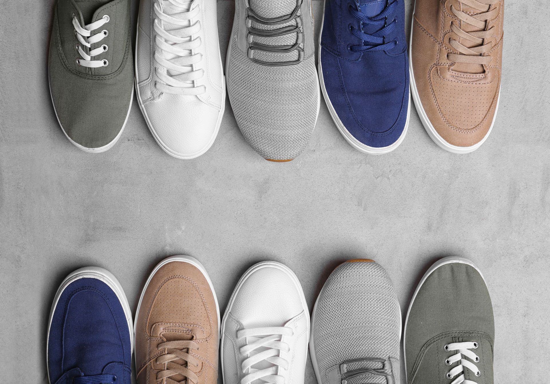 Différents modèles de chaussures de confort en plan zénithal