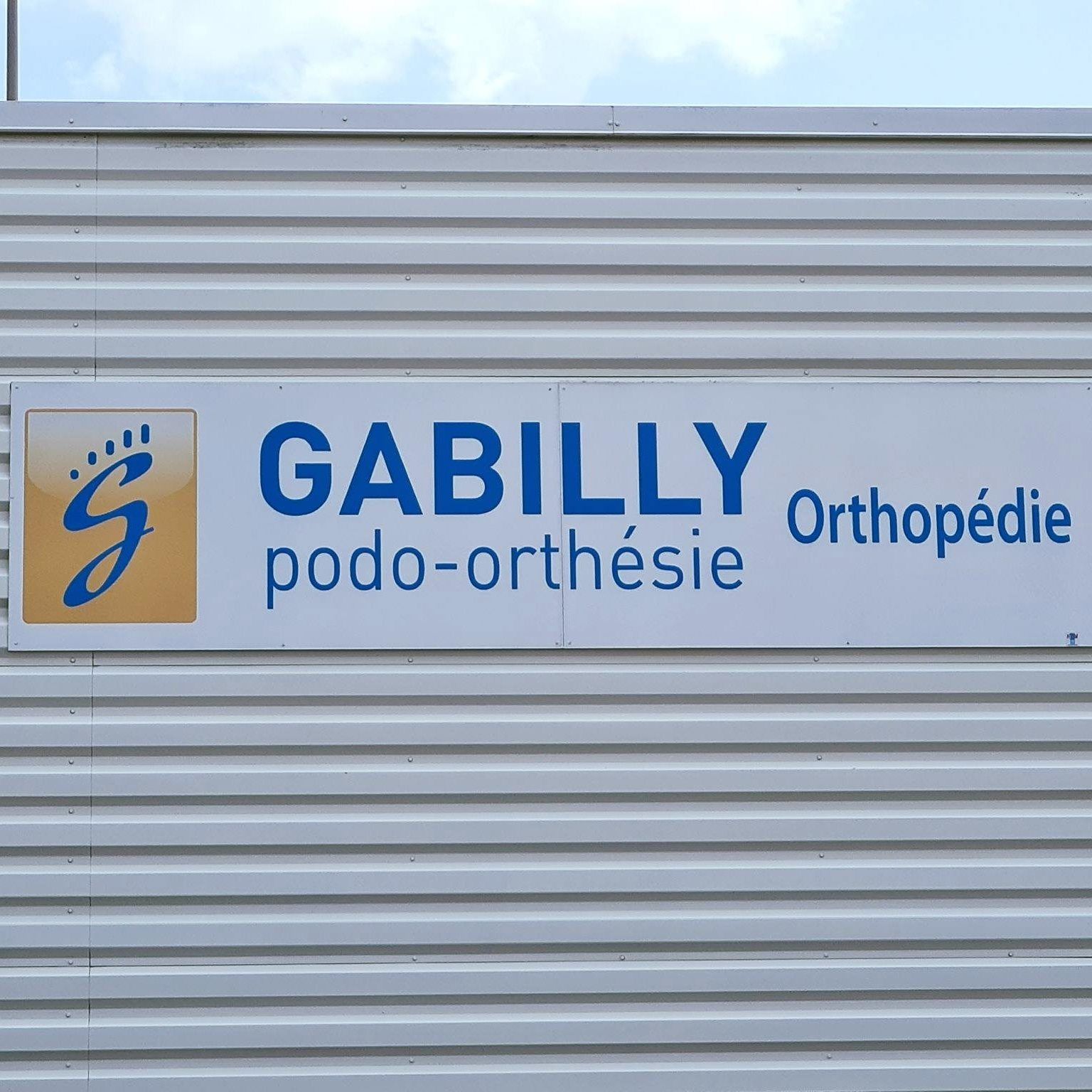 Devanture de l'agence de Limoges en très gros plan