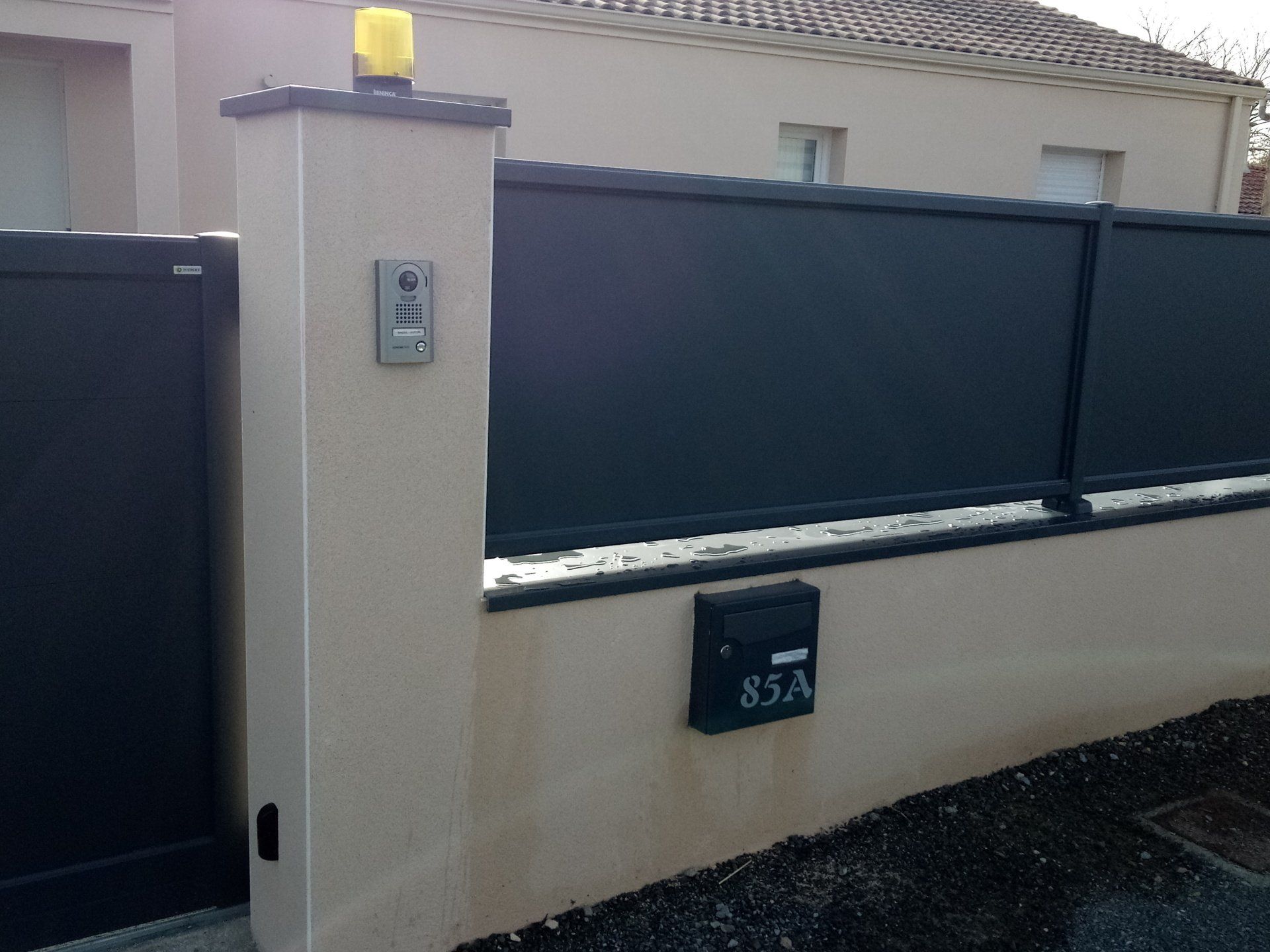 Porte et cloture design noir