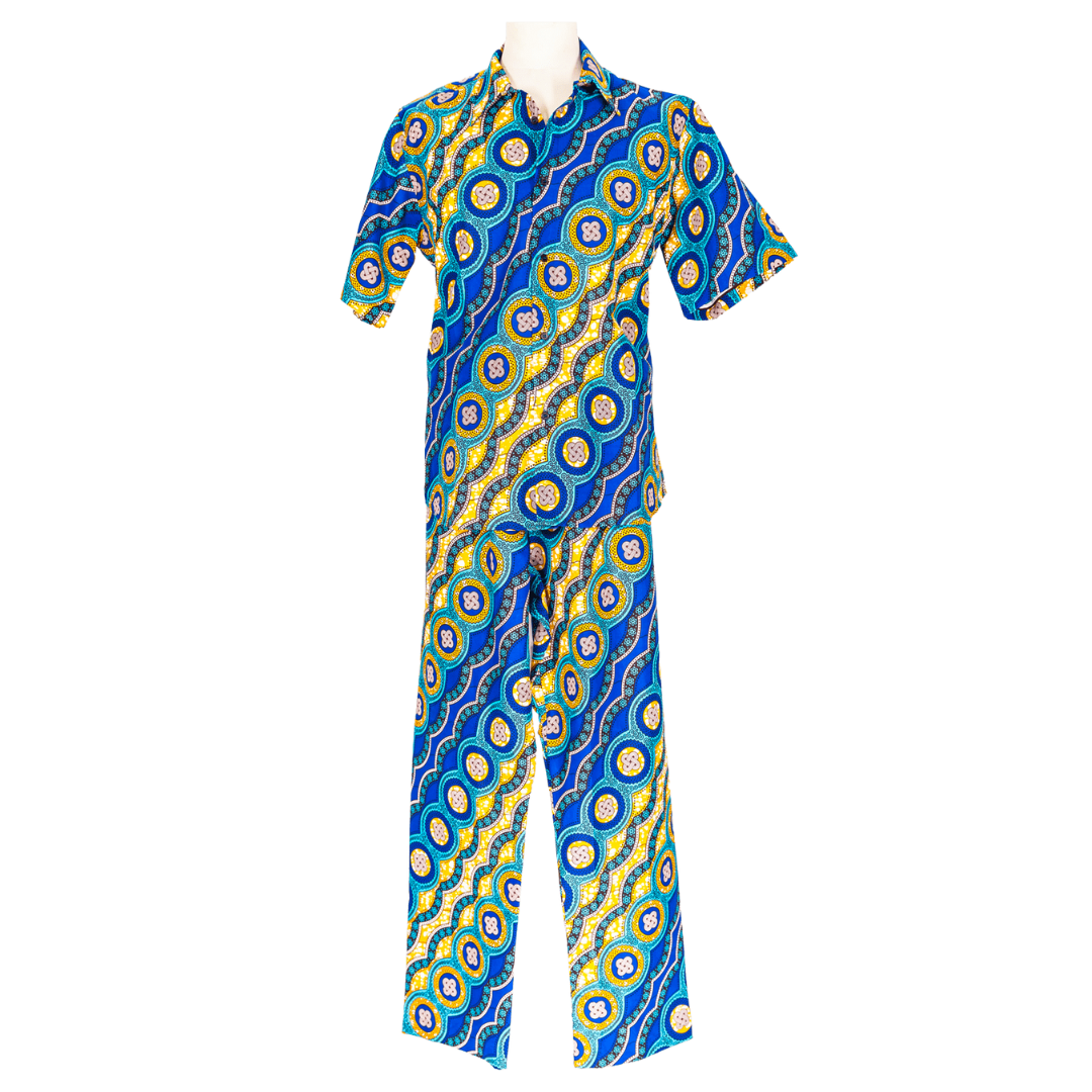 Ensemble bleu avec motifs jaunes