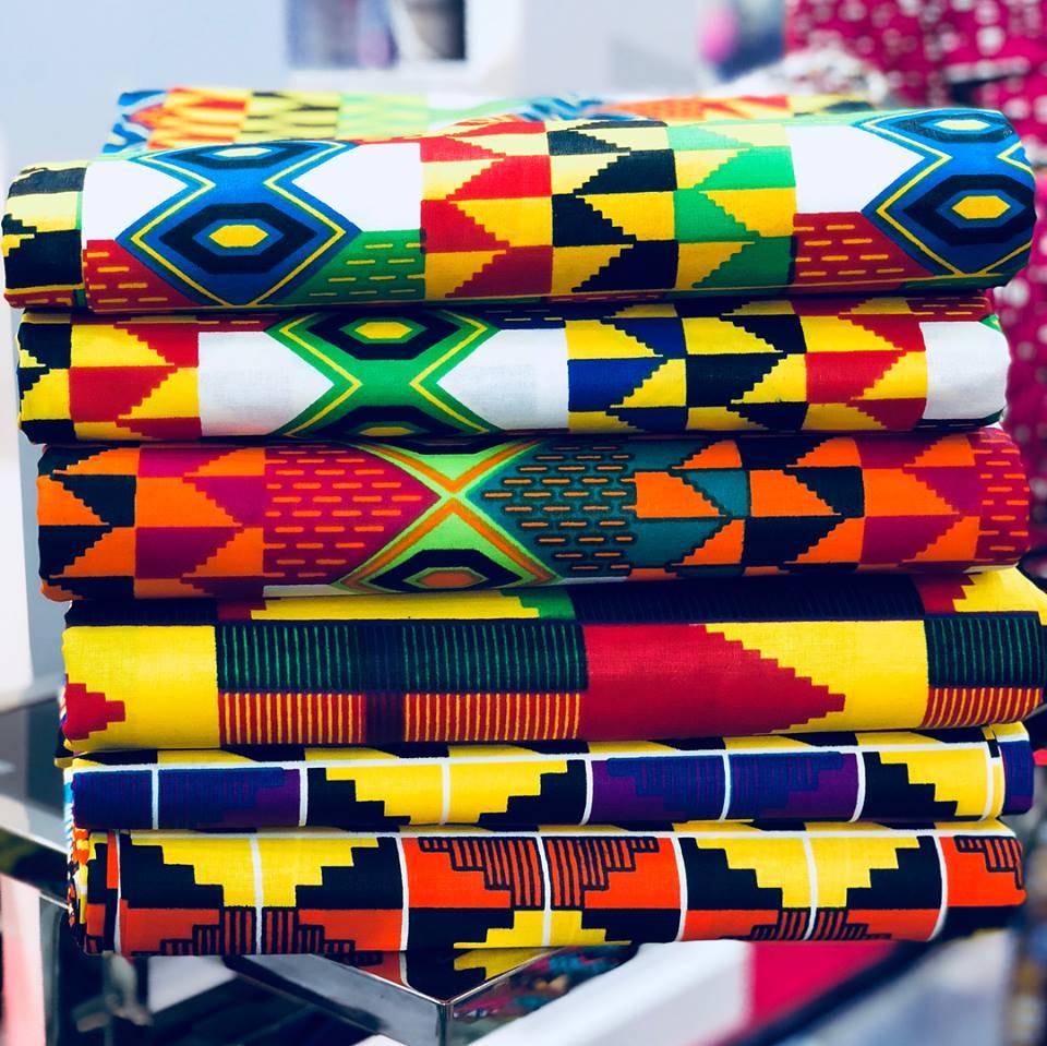 Carré de tissus riche en couleurs